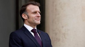 Политолог объяснил слова Макрона о возобновлении диалога с Россией