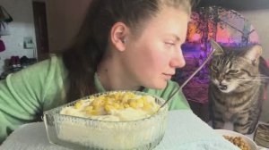 МУКБАНГ ПРО ДРУЖБУ БЛОГЕРОВ ТВОРОЖОК ИЗ ПОД ЗАЛУ