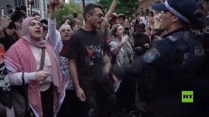 أستراليا.. مواجهات خلال تفريق الشرطة تظاهرة مؤيدة لفلسطين ورفضا لزيارة الرئيس الإسرائيلي