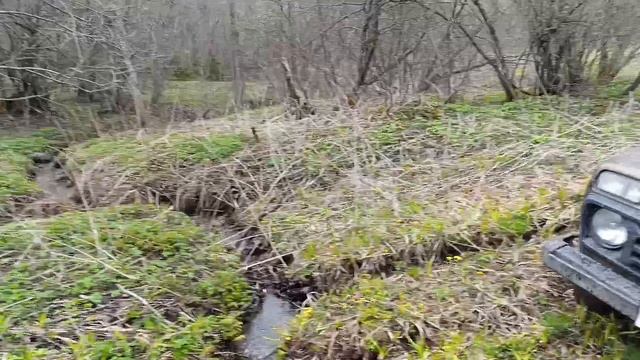 нива по бездорожью с прицепом