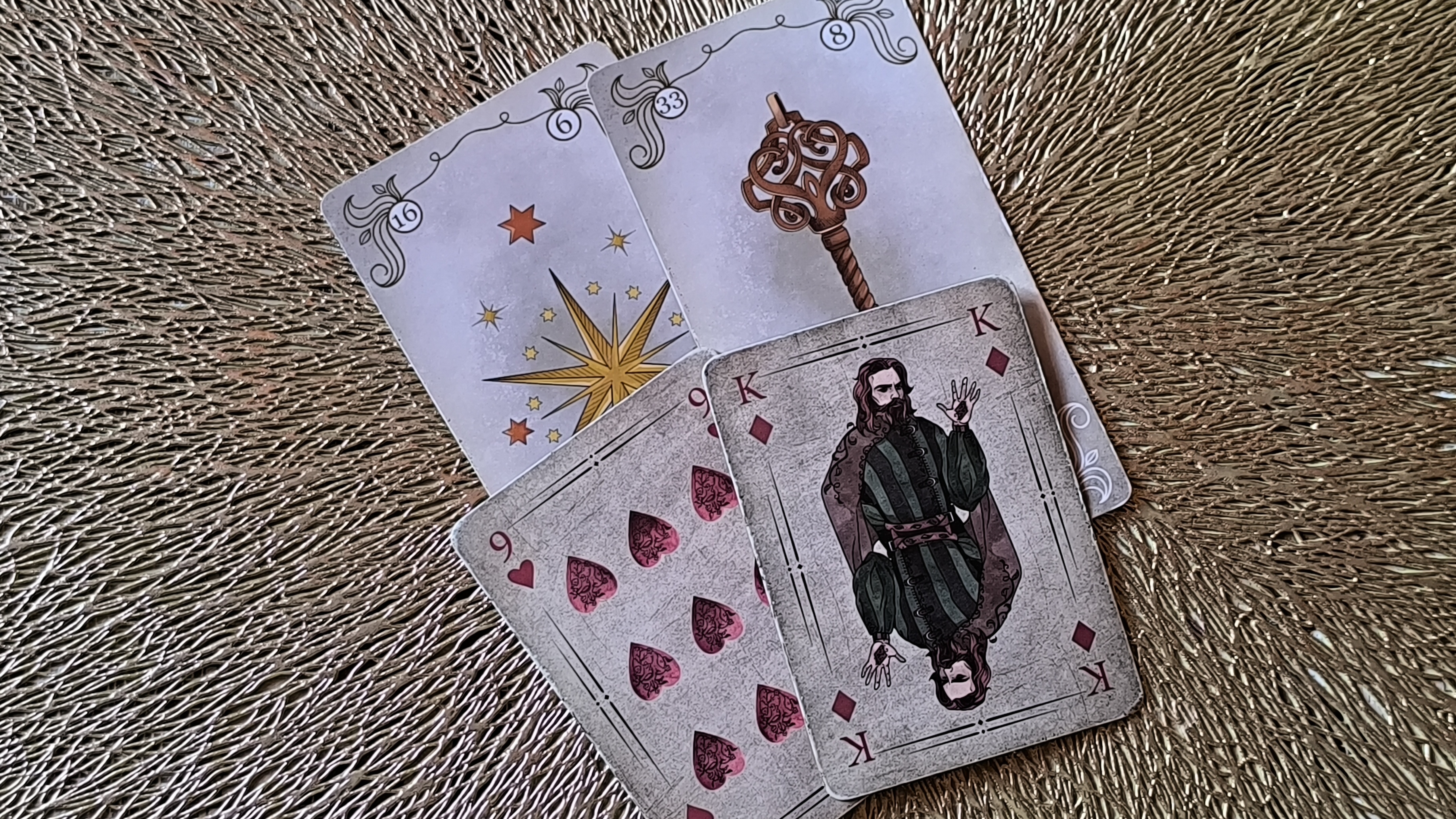 На что обратить внимание   Во всех сферахТаро онлайн