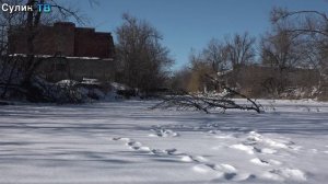 На замерзшей реке