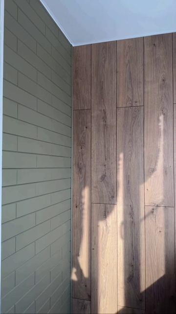 Отделка балкона в Москве и Московской области дизайнинтерьера остеклениедомов ремонтбалкона