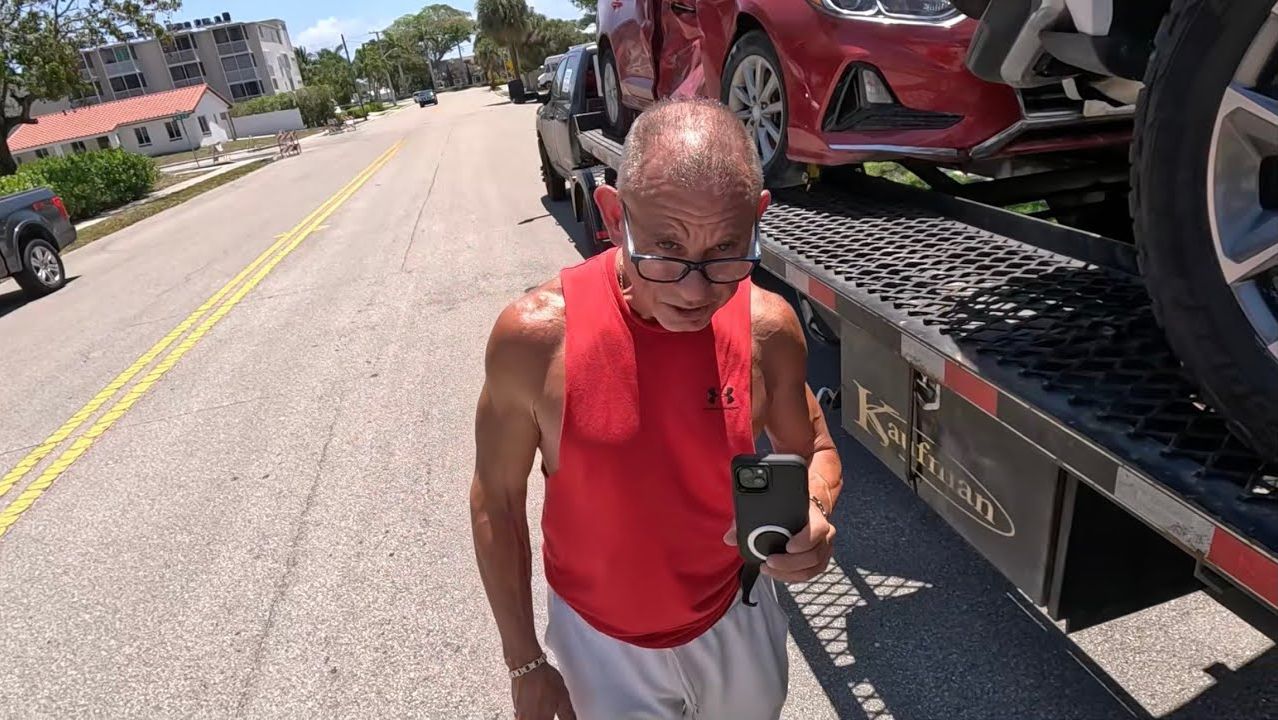 noname_trucker  -Ты сидел в тюрьме - спросил клиент. США