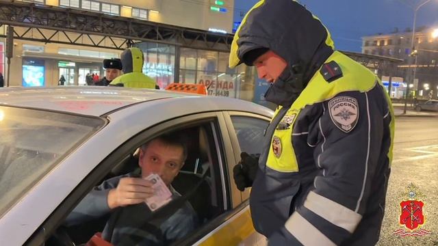 Полиция искала таксистов-нелегалов на дорогах Петербурга и Ленобласти