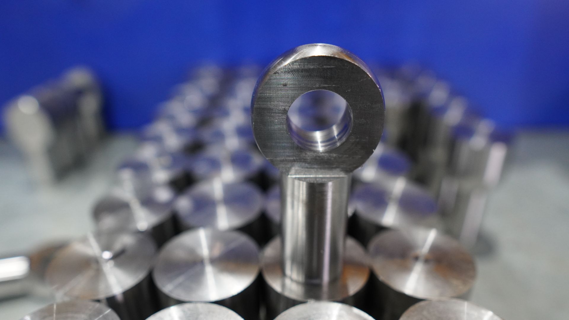 Фрезерую проушину на токарном ЧПУ.