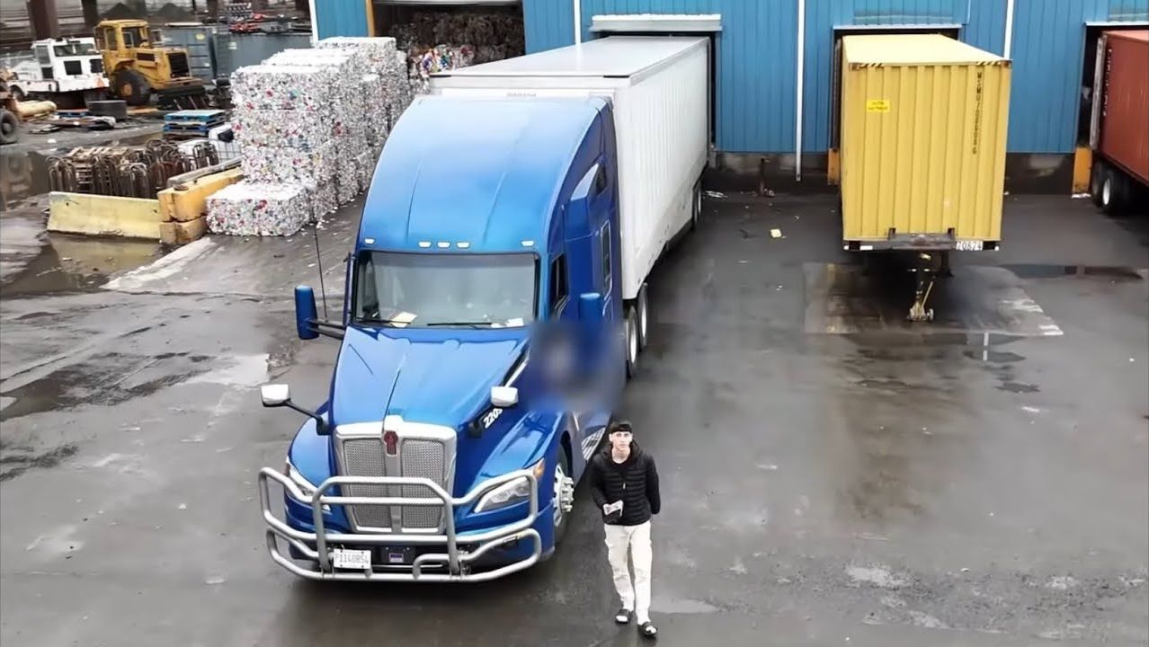 noname_trucker  РАБОТА НА ТРАКЕ В США. ВЕЗУ МУСОР. СТОПНУЛИ КОПЫ