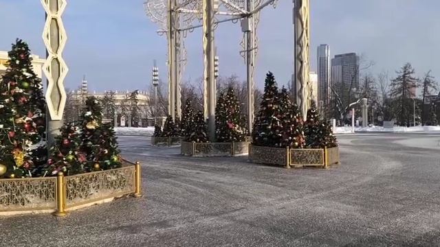 ВДНХ, обзорная прогулка по территории. Волшебство зимы на ВДНХ. Каток на ВДНХ. смотреть онлайн