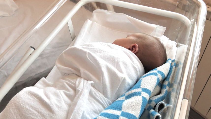 Россиянка родила мальчика весом более семи килограмм и ростом 70 сантиметров смотреть онлайн