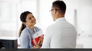 Специалист поделился идеями подарков для сотрудников на праздники в 2026 году