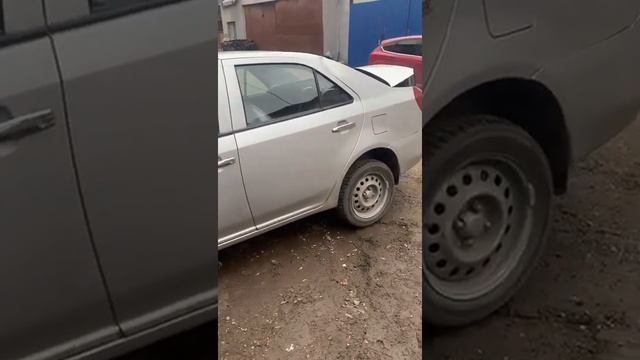 В разборе Geely MK