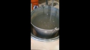 приготовление коряги в аквариум часть 1.mp4