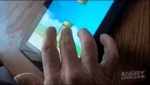 Злой Дед бомбит из за игры flappy bird