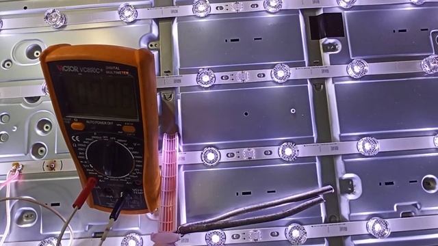 темное изображение LG40LF570V смотреть онлайн