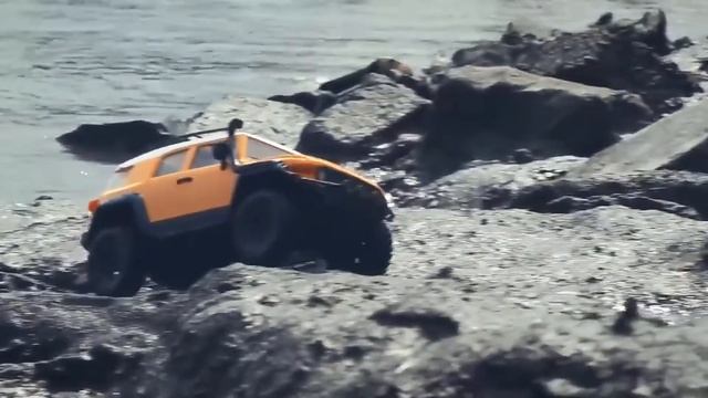 FMS FJ CRUISER 1/18 SCALED 4X4 CRAWLER  | miniversion RC
