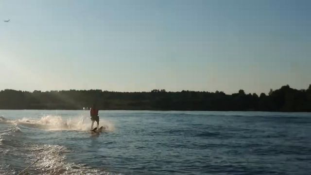 Летом по Москве на лыжах за амфибией ДОН смотреть онлайн