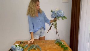 Флористика для начинающих. Букет из гортензий