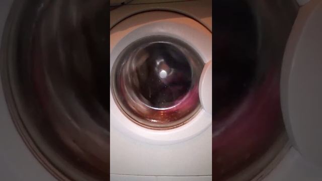 Indesit WISL62. Sudslock. Spin after wash.