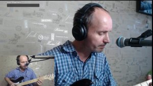 В руках автомат