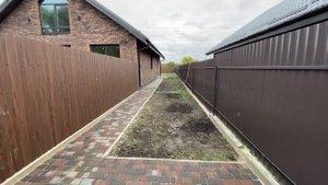 Одноэтажный кирпичный дом дуплекс на две семьи 220 м2 на 7 сотках