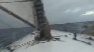 В самом  сердце шторма на парусной яхте