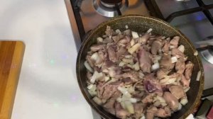 Пирожки с куриной печенью и сердечками