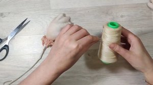 DIY. Реалистичные ручки из капрона для каркасной куклы. Быстро и просто. И маникюрчик.