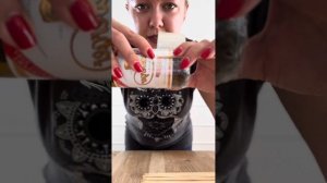 Как закрепить бутылку в мужских букетах