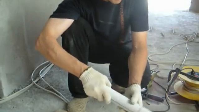 Снятие фаски на пластиковых канализационных трубах смотреть онлайн