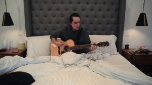 Brendon Urie Singing "Hallelujah" in his bed | Брендон Ури поет "Hallelujah" в кровати