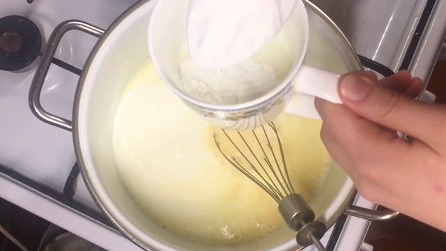 ЭКЛЕРЫ С ЗАВАРНЫМ КРЕМОМ НА СГУЩЕНКЕ. Не опадают, получаются с первого раза!