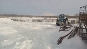 Чистка снега на МТЗ 80