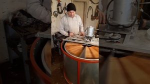 Самодельная медогонка радиальная.