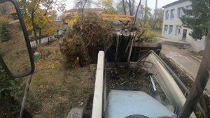 Благоустройство детского сада.Корчуем пни.