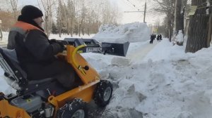 Мини-погрузчик ML-02 l Уборка слежавшегося снега ❄️