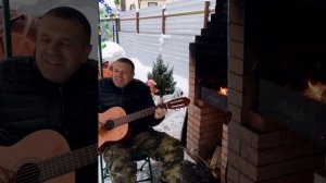 Погоди я зажгу на минуточку в комнате свет.