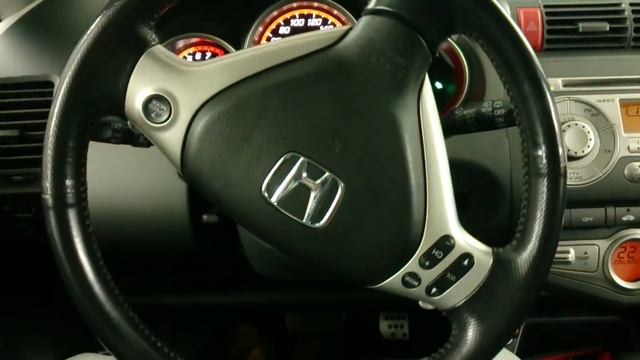 Honda Jazz - звук при повороте руля смотреть онлайн