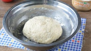 Лепешка с томатом и базиликом
