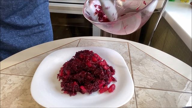 Чеснок, свёкла, ананас и салатик супер класс! Вкусный салат со свёклой.