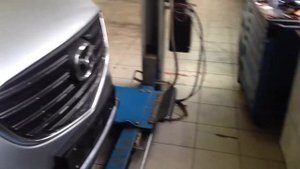 Как открыть капот на мазда