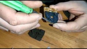 Замена ламп подсветки кнопок регулировки электро зеркал АУДИ 100 с4