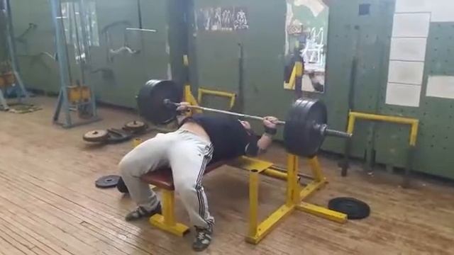 Нед1Д2 Жим очень широким хватом 4*6 115 смотреть онлайн