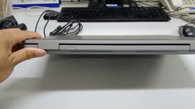 Unboxing dell latitude 5530 RAM 8G and 256 M2 смотреть онлайн