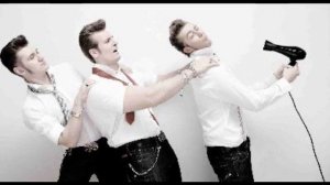 The Baseballs - Bleeding Love (HQ)