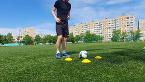 Тренировка футболиста. Техника, чувство мяча, быстрота.
