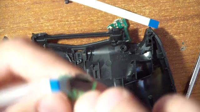 Ремонтируем, Не заряжается джостик ps4 смотреть онлайн