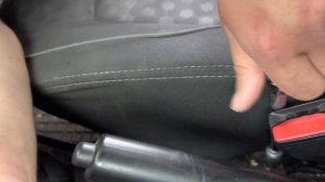 How to fix front seat that won’t slide in Dacia Logan