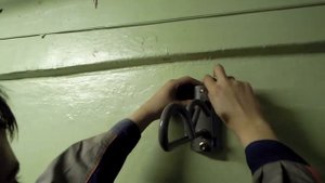 Установка подвесного крепления для оптики