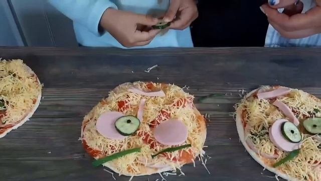 ГОТОВИМ С АМЕЛИЕЙ☆ПОМОГАЕМ МАМЕ☆ПИЦЦА☆МОРОЖЕНОЕ☆ШАШЛЫК ИЗ ФРУКТОВ