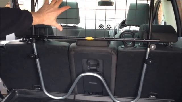 Saunder's - Wire mesh Car Dog Guard Fitting video смотреть онлайн